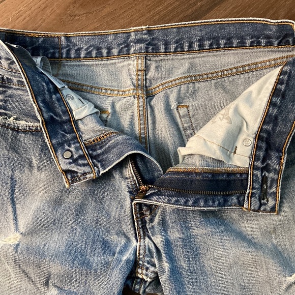 Levis Vintage 505's DIY cutoffs - Picture 5 of 12